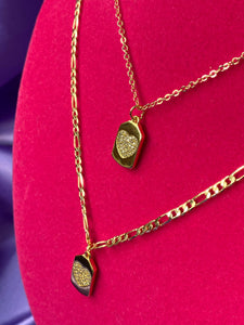 Gold heart tag necklace